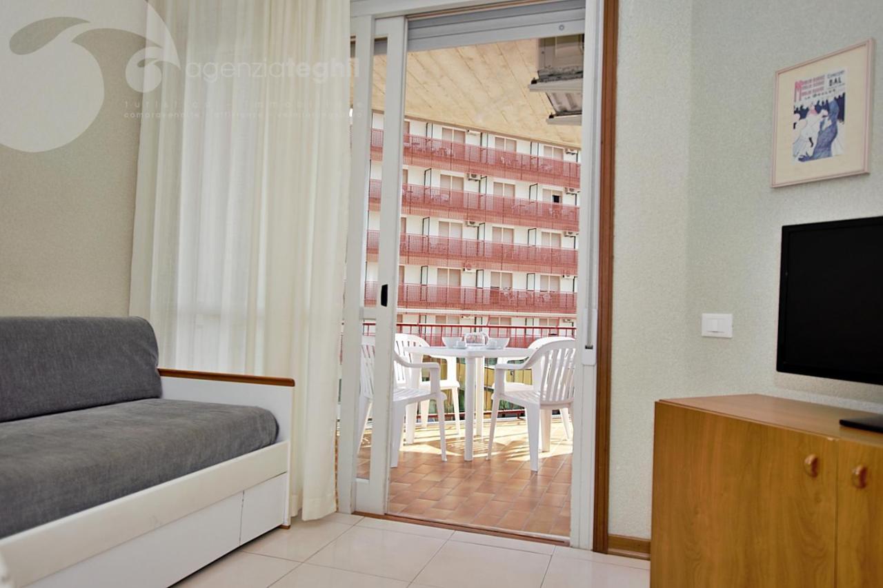 Condominio Cristallo Lignano Sabbiadoro Exterior photo